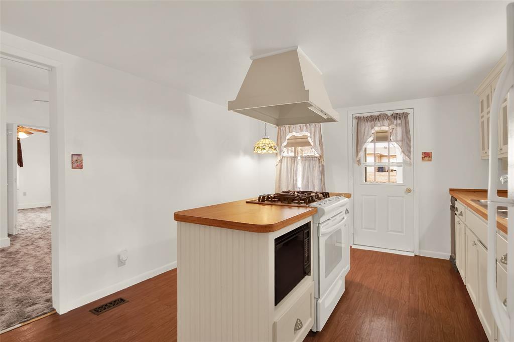 404 N Blanton Property Photo 13