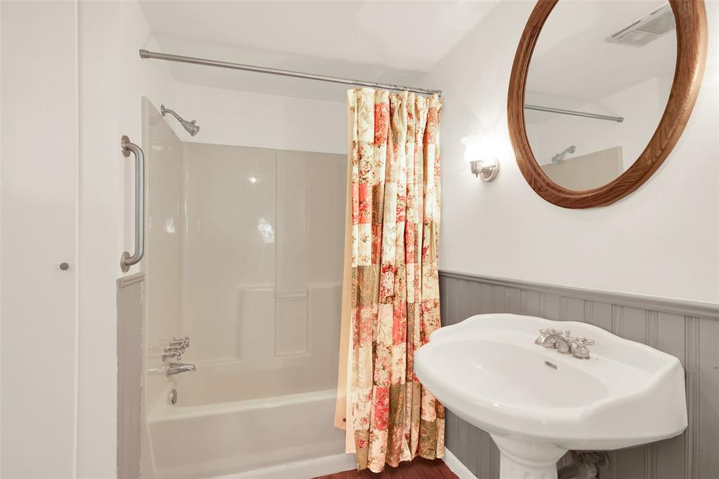 404 N Blanton Property Photo 17