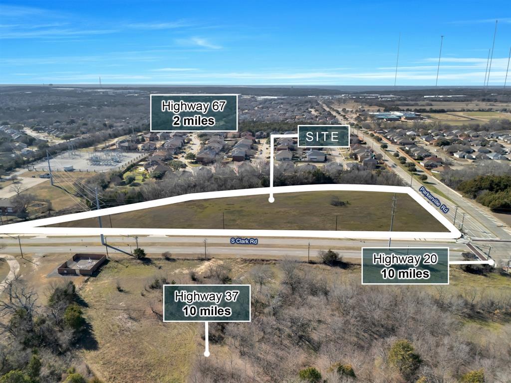 935 S Clark Road Property Photo