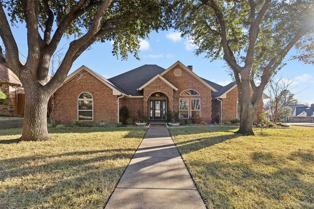 7100 Lincoln Drive Property Photo