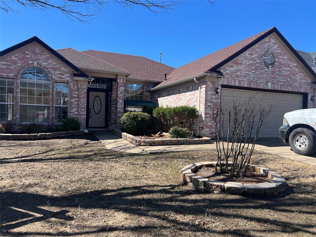 806 Mckenzie Place Property Photo
