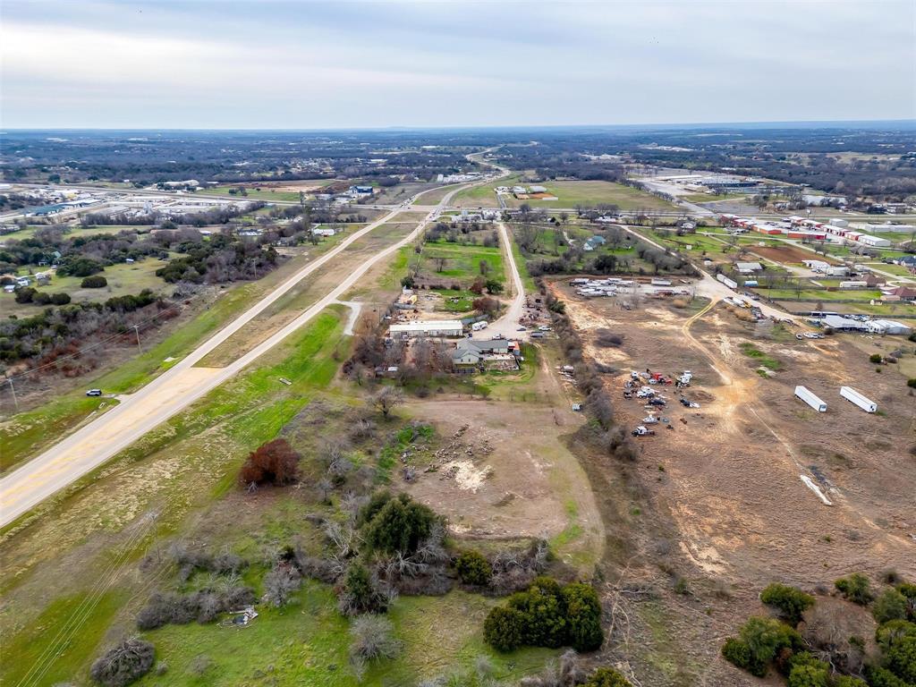1890 Old Mineral Wells Highway Property Photo 4