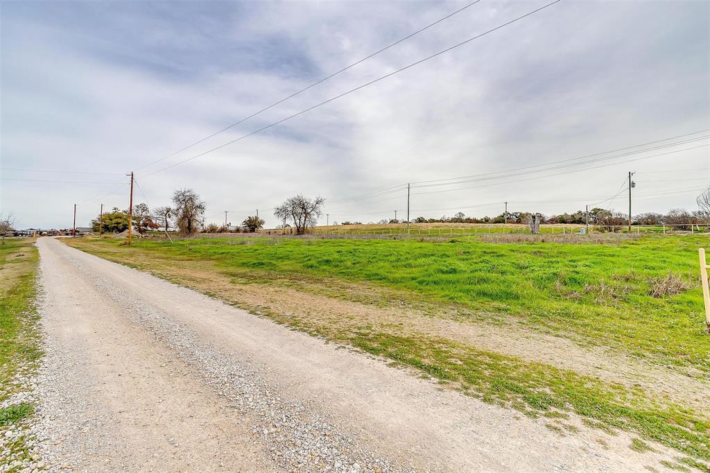 1890 Old Mineral Wells Highway Property Photo 7