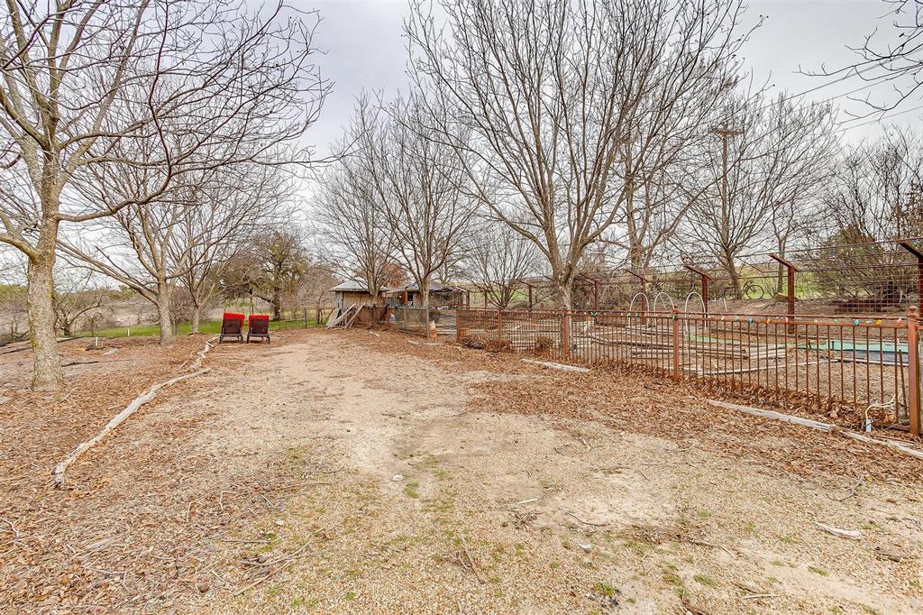 1890 Old Mineral Wells Highway Property Photo 10