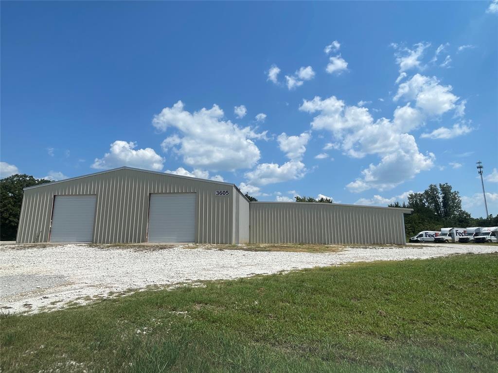 3605 Nw Loop 286 Property Photo 2