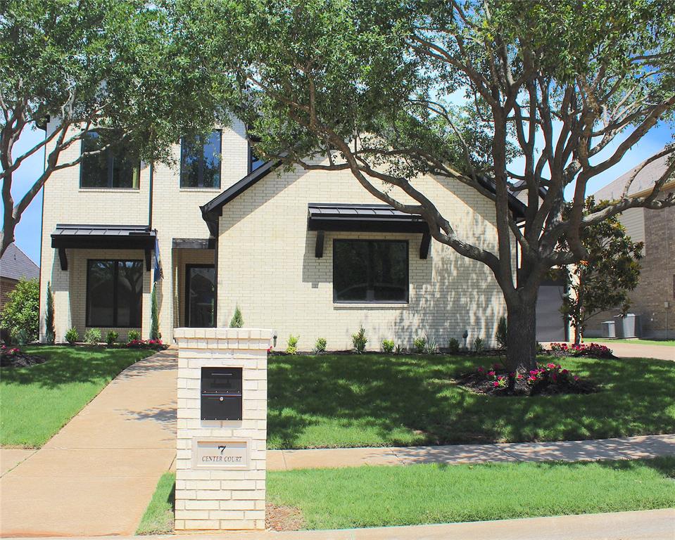 7 Center Court Property Photo 1