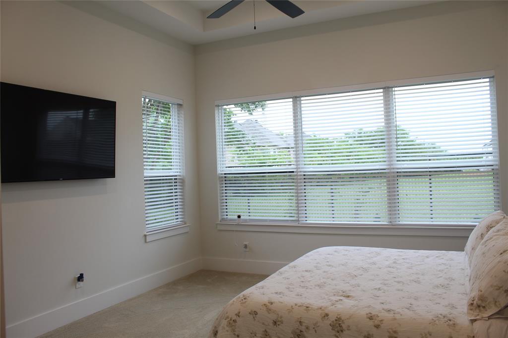 7 Center Court Property Photo 14