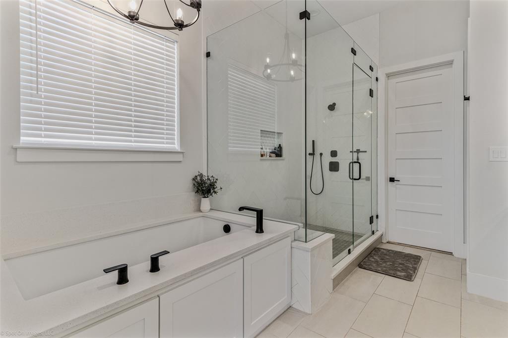 7 Center Court Property Photo 16