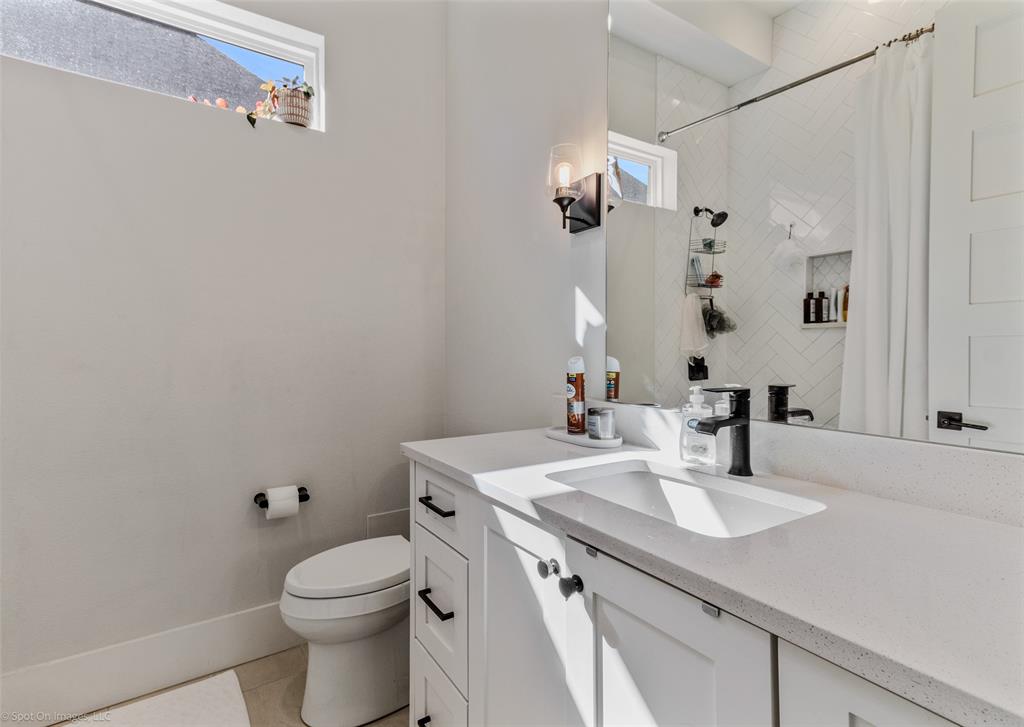 7 Center Court Property Photo 21