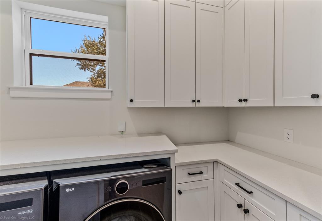7 Center Court Property Photo 22