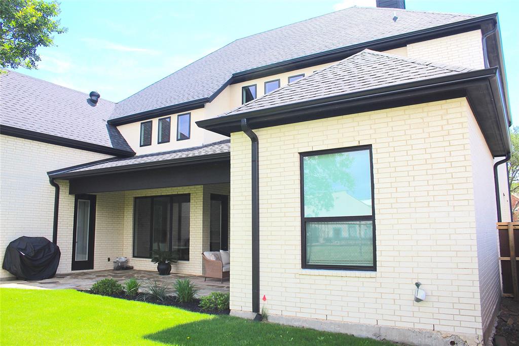 7 Center Court Property Photo 30