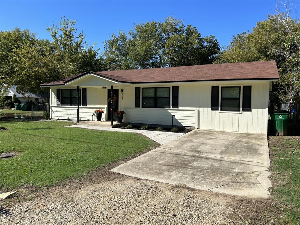 307 E Williams Street Property Photo