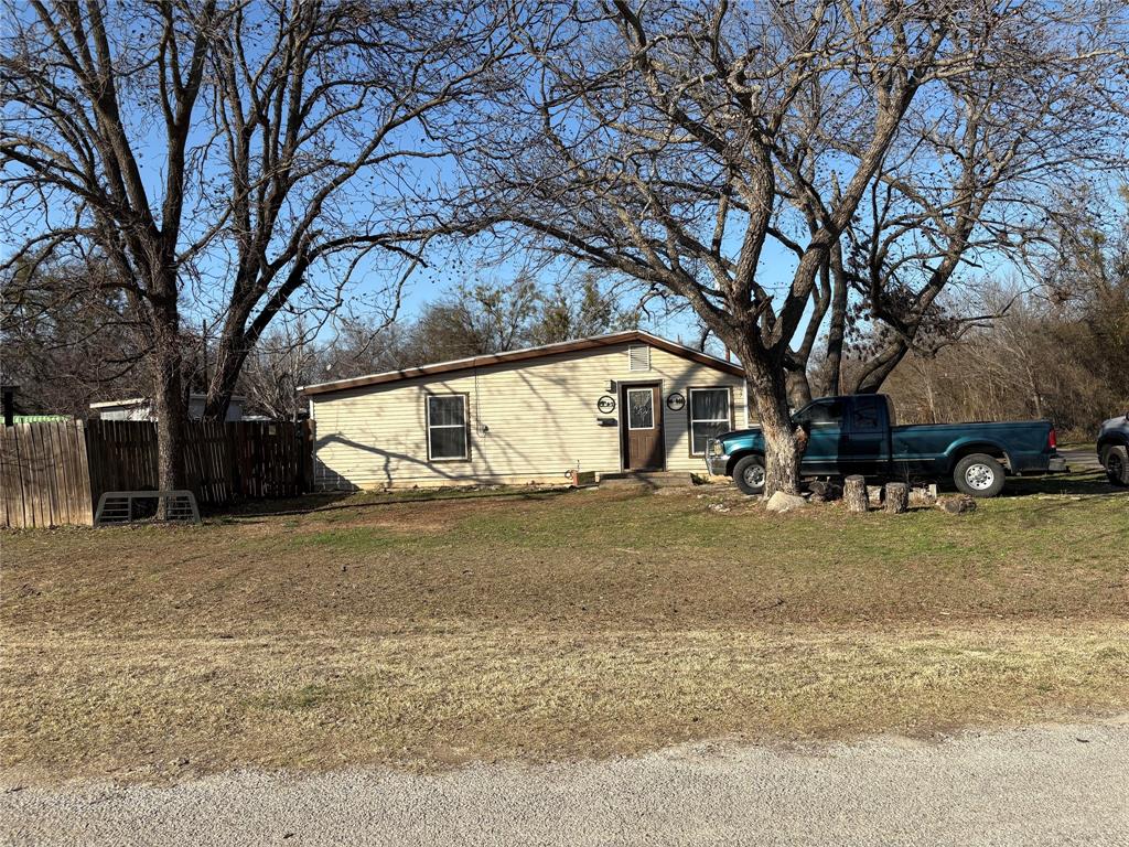 300 N Broadway Property Photo