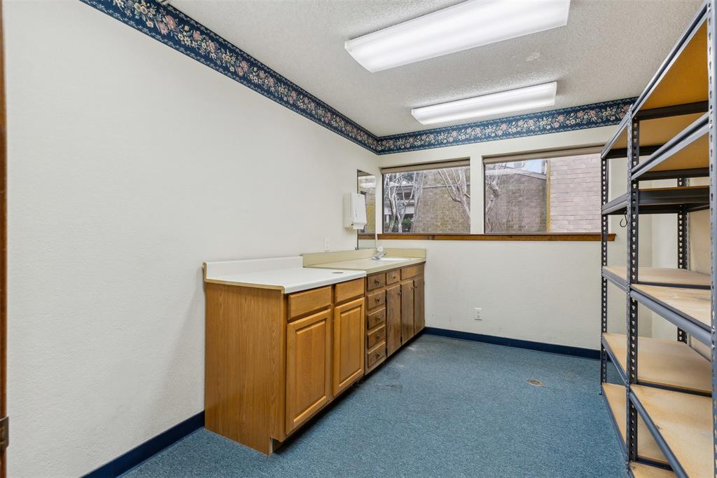 303 N Ridgeway Drive Property Photo 15