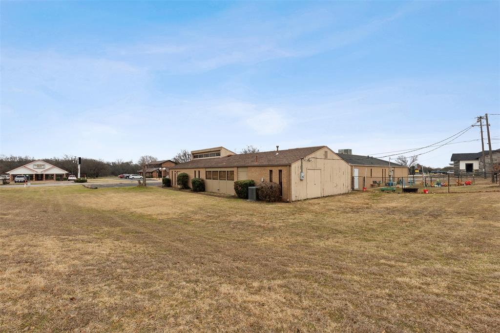 303 N Ridgeway Drive Property Photo 20
