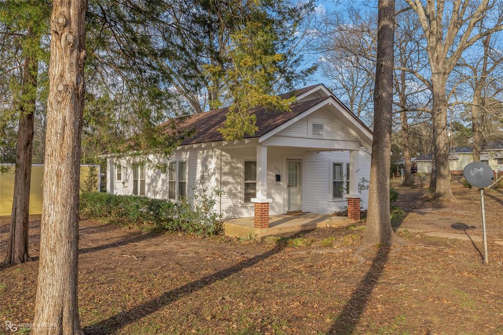 602 E Louisiana Avenue Property Photo
