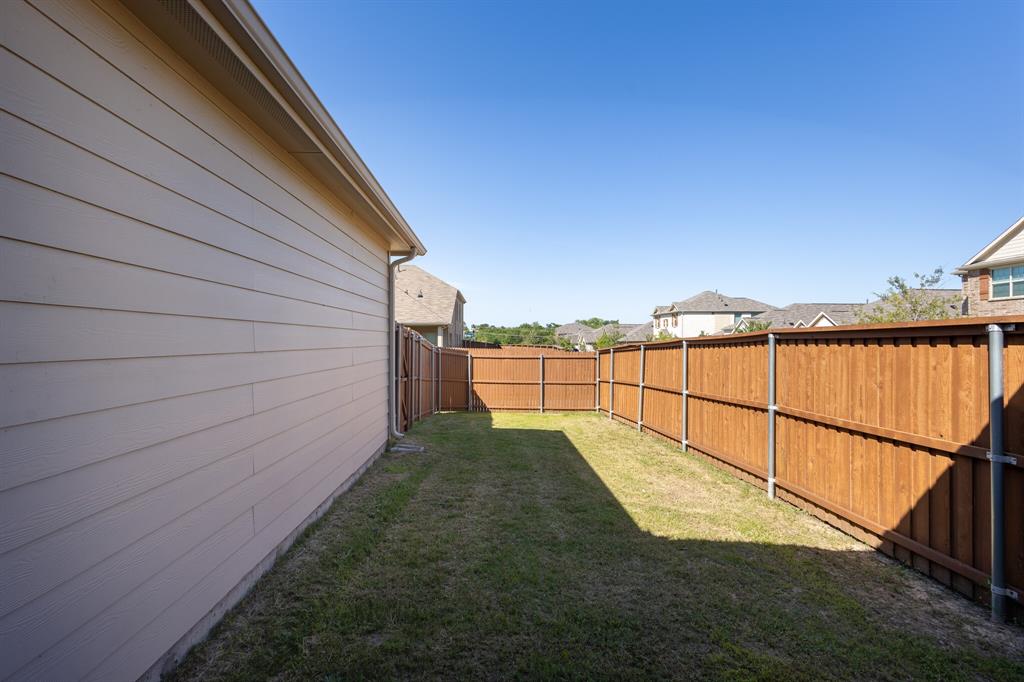 4000 Villawood Trail Property Photo 33