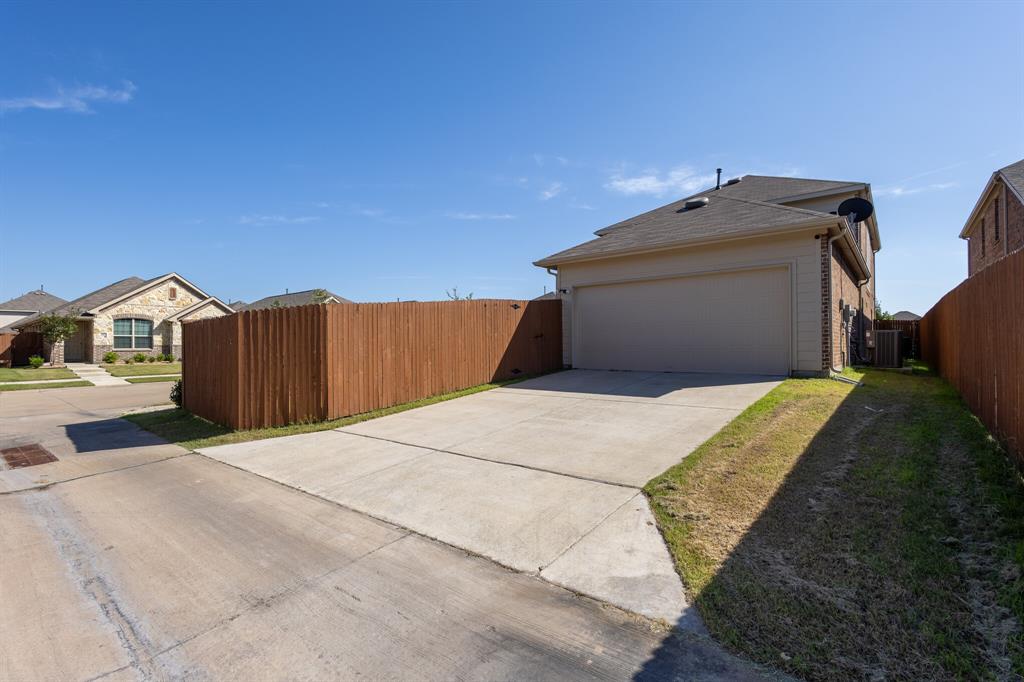 4000 Villawood Trail Property Photo 37