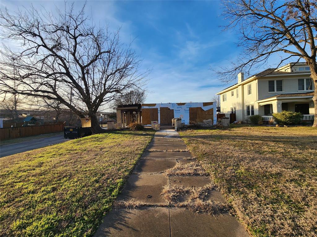 2407 Park Row Avenue Property Photo