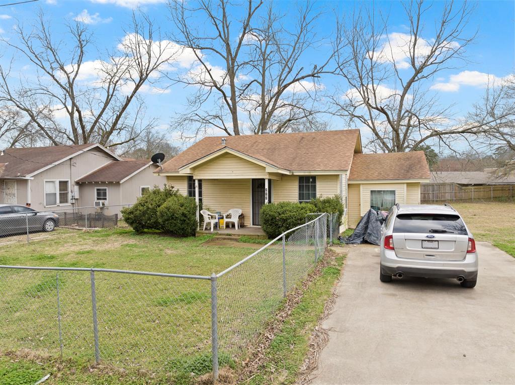 212 Cottonbelt Property Photo 1