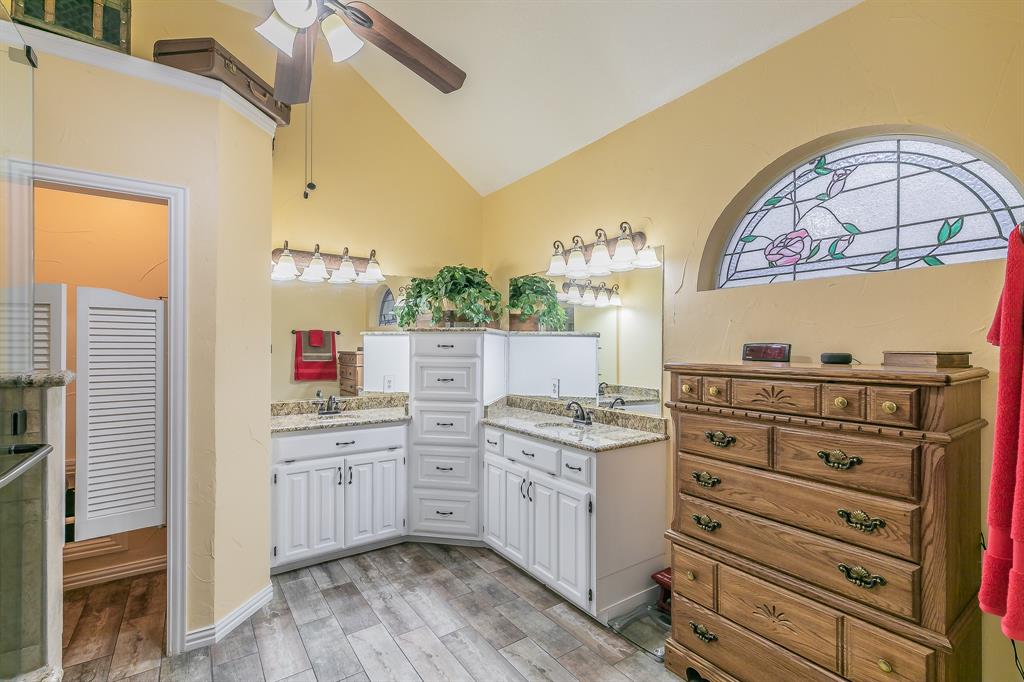 808 Majestic Oaks Court Property Photo 2
