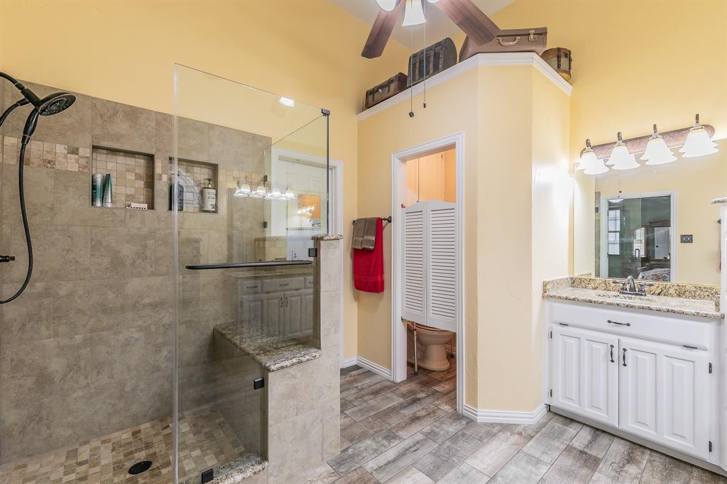 808 Majestic Oaks Court Property Photo 3
