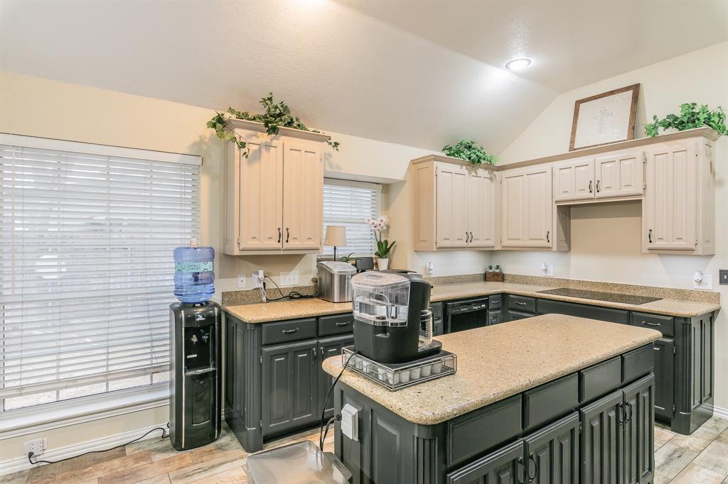 808 Majestic Oaks Court Property Photo 10