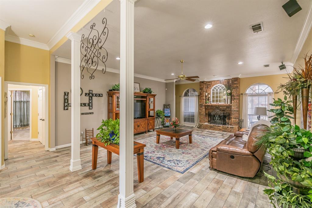 808 Majestic Oaks Court Property Photo 15