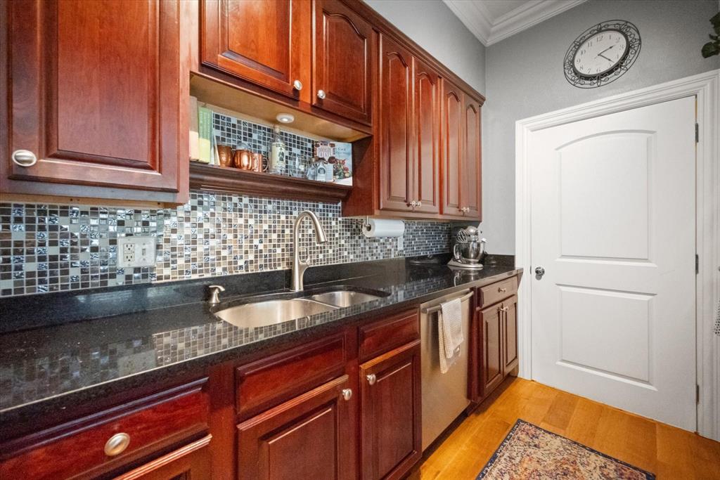 3225 Turtle Creek Boulevard Property Photo 8