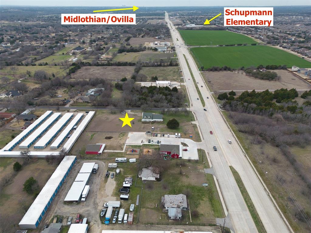 2611 Ovilla Road Property Photo 2