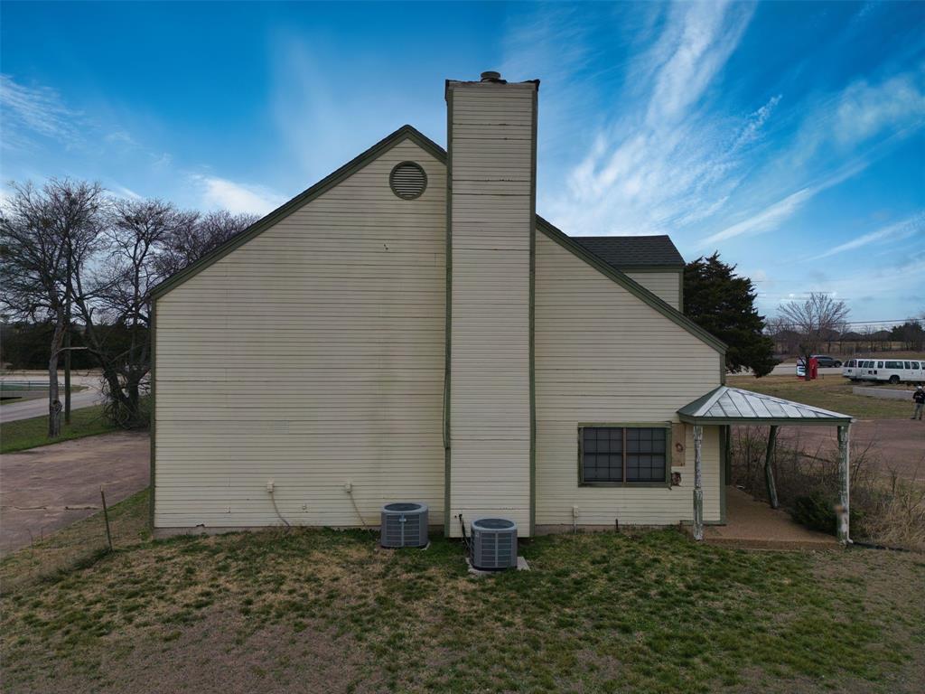 2611 Ovilla Road Property Photo 5