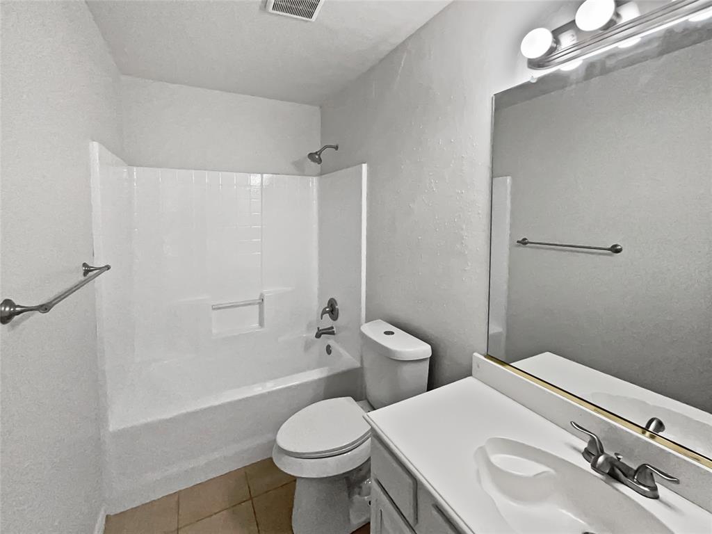 2702 Dakota Circle Property Photo 15