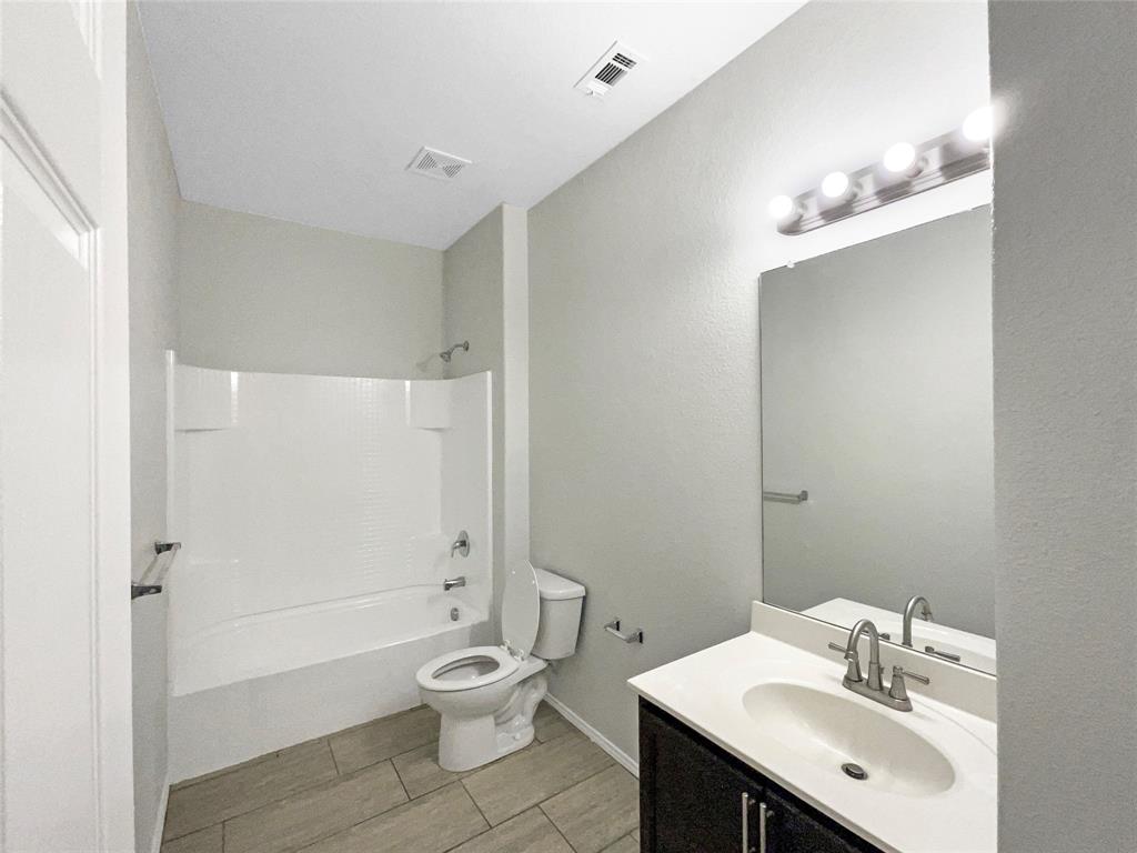 1637 Megan Creek Drive Property Photo 12