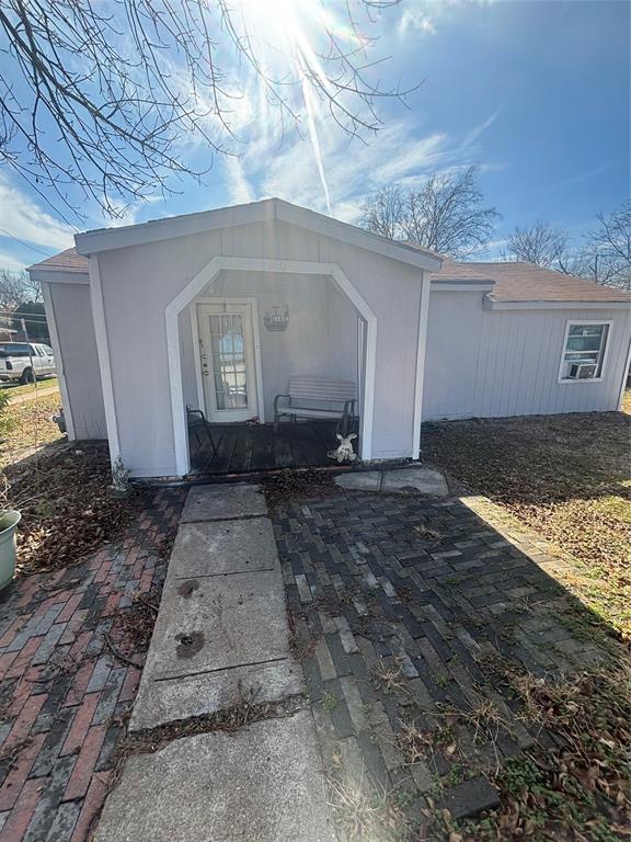 100 W Cason Street Property Photo