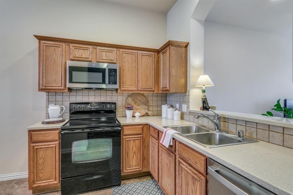 2821 Fordham Road Property Photo 13