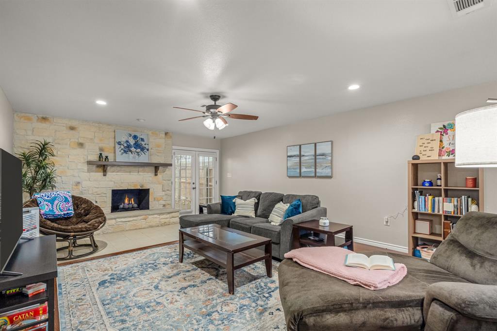 1592 College Parkway Property Photo