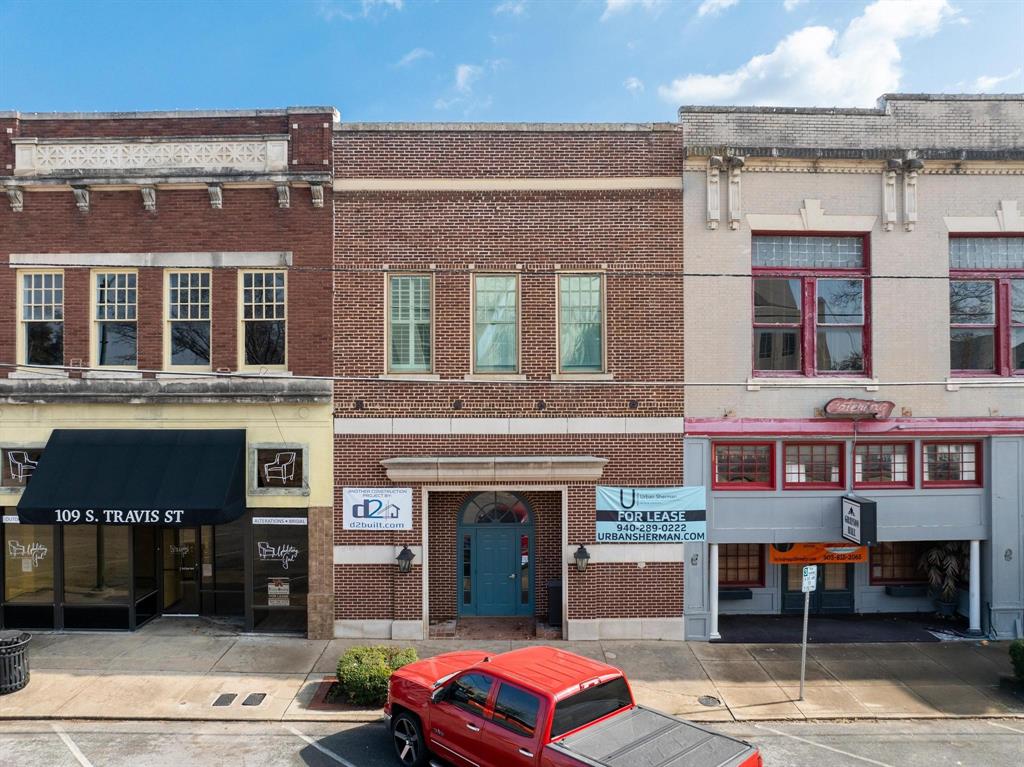 111 S Travis Street Property Photo 2