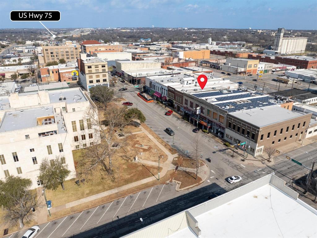 111 S Travis Street Property Photo 4