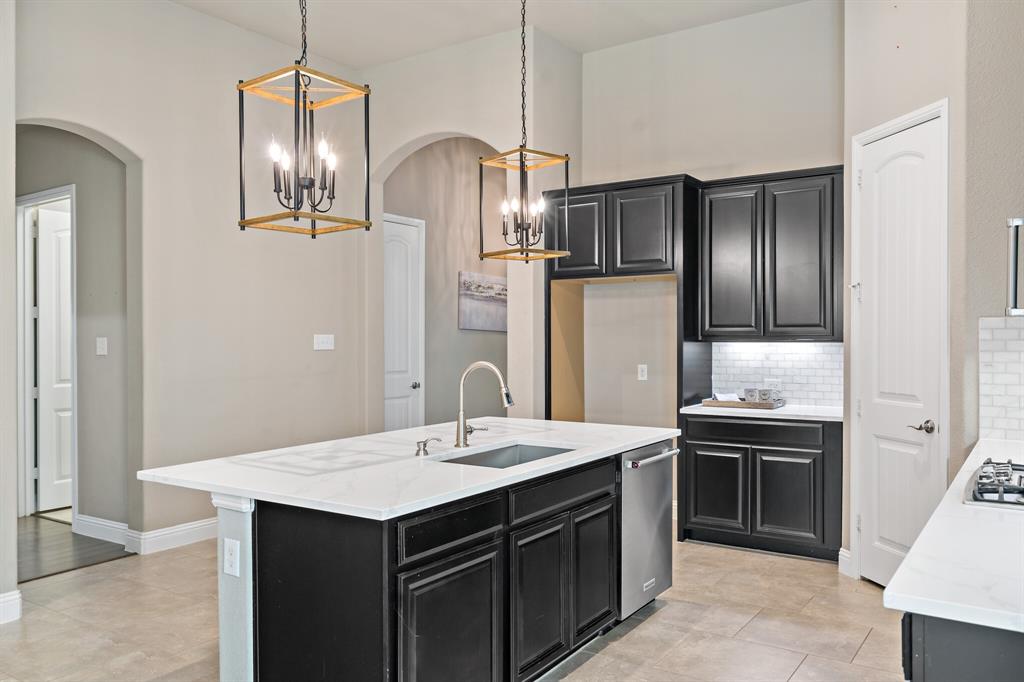 7909 Fossil Creek Trail Property Photo 8