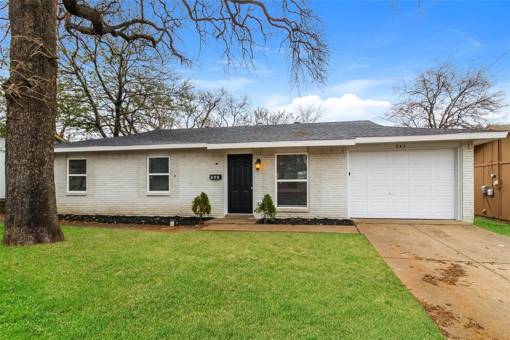 943 Ashwood Drive Property Photo