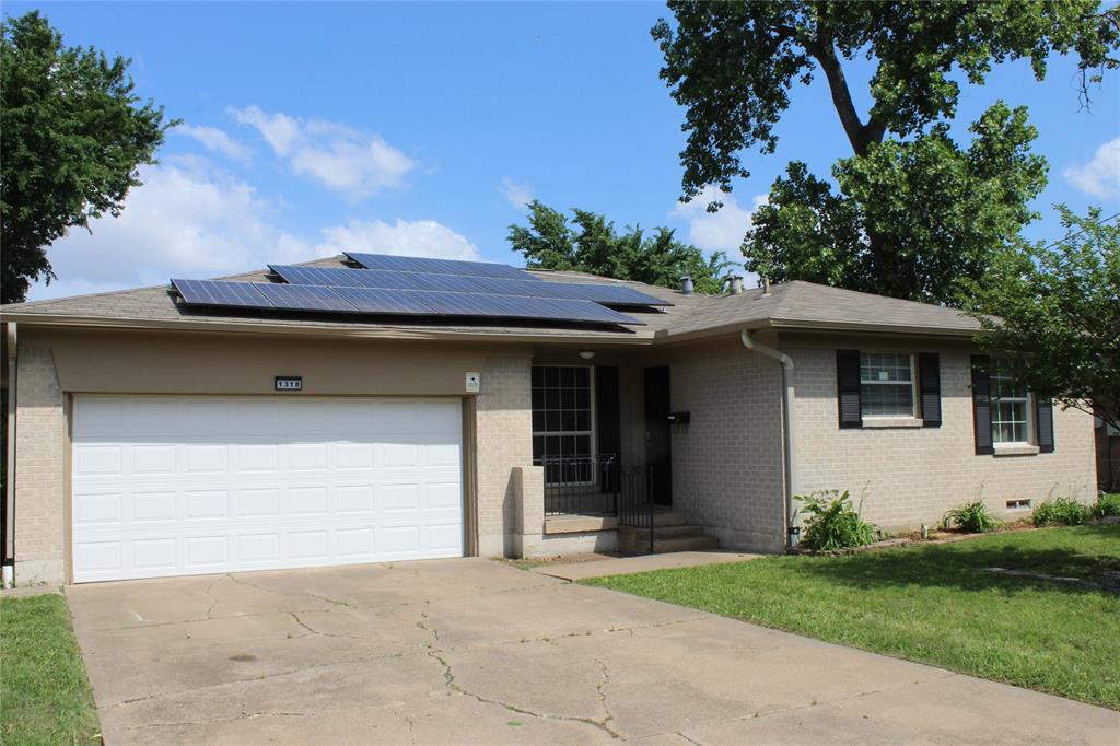 1318 N Rogers Road Property Photo