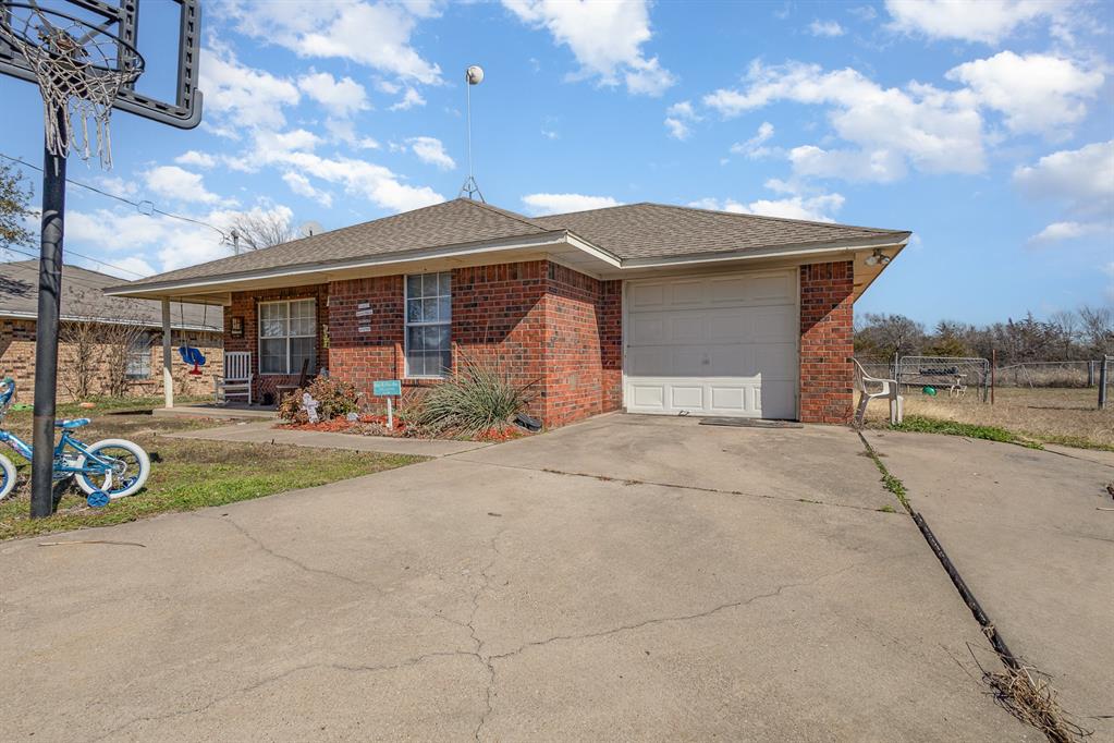 251 E Green Acres Drive Property Photo
