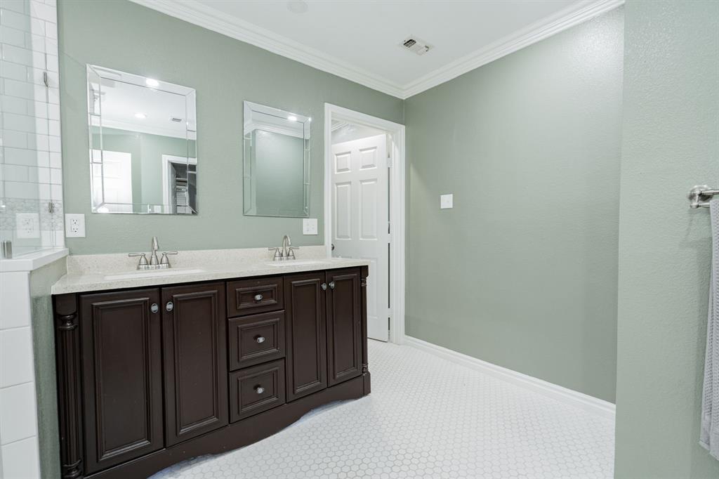 10 Amanda Lane Property Photo 19