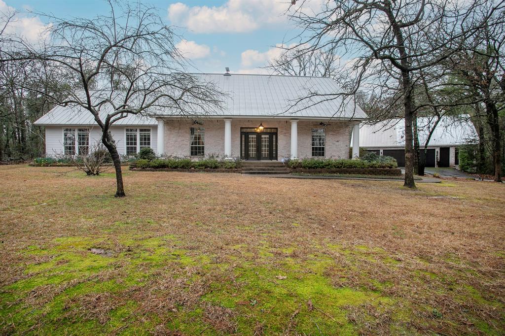 320 Private Road 7905 Property Photo