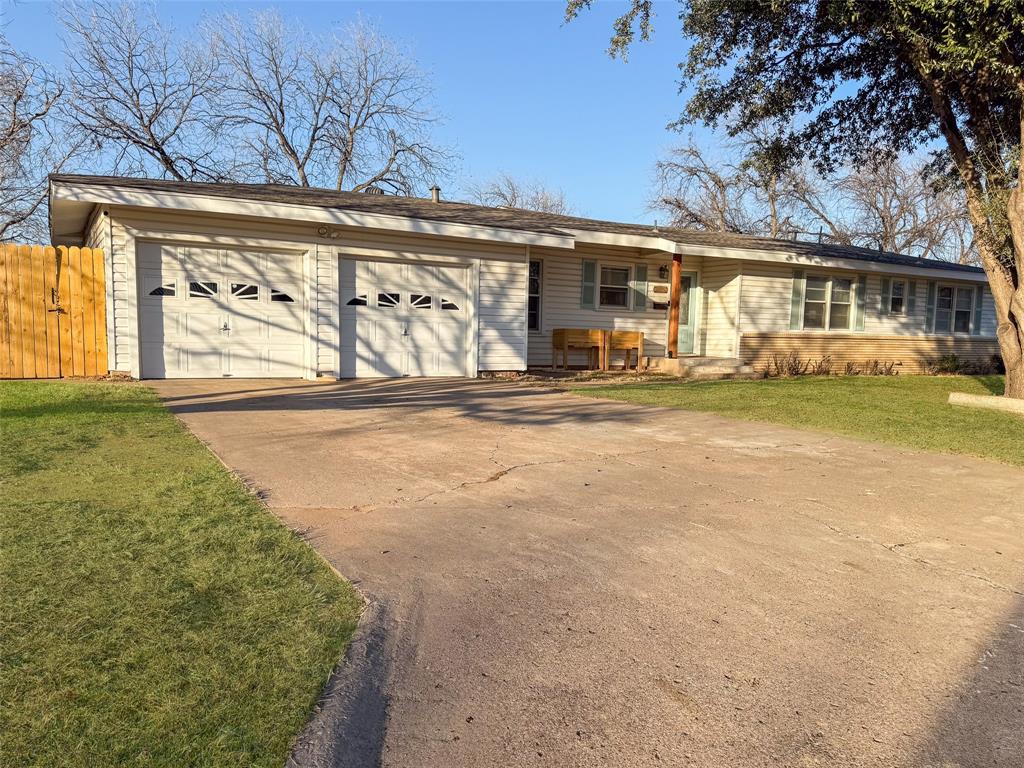 2338 Cooke Street Property Photo 1