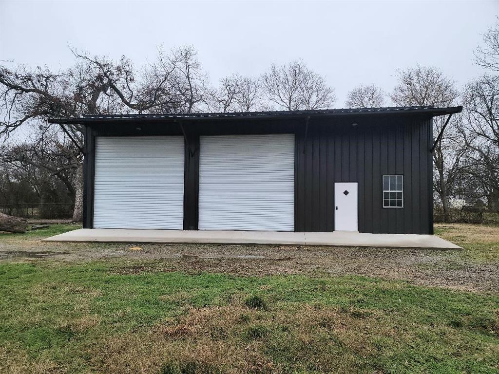 7186 State Highway 24 Property Photo 4