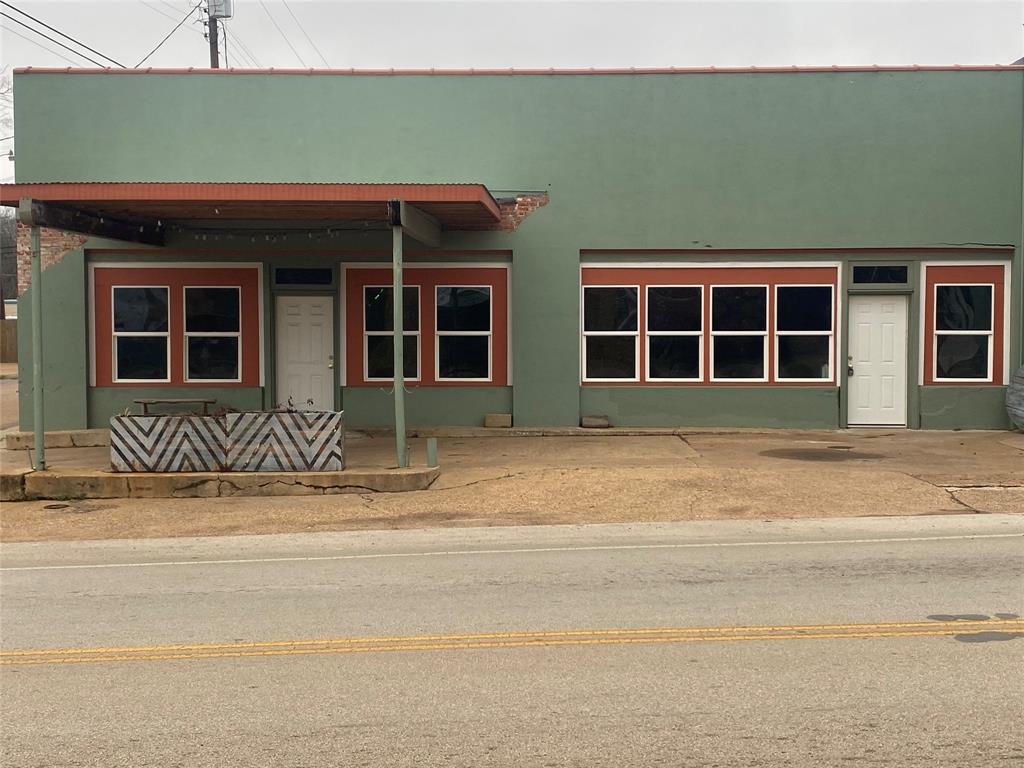 200 E Goliad Avenue Property Photo
