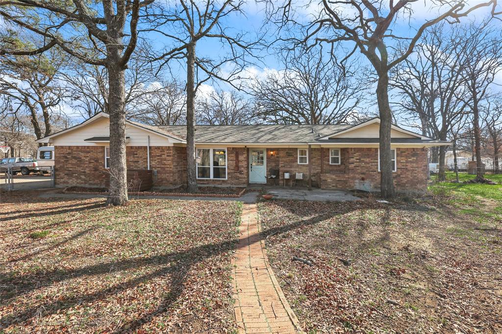 601 Squires Lane Property Photo