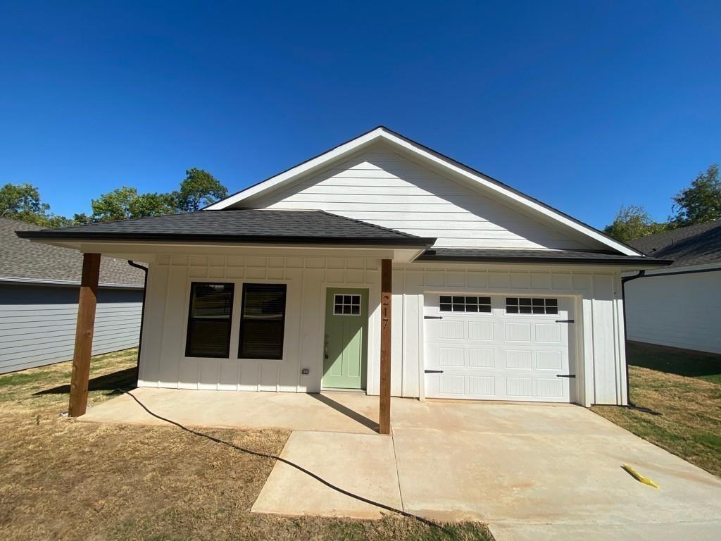 1217 W Johnson Street Property Photo