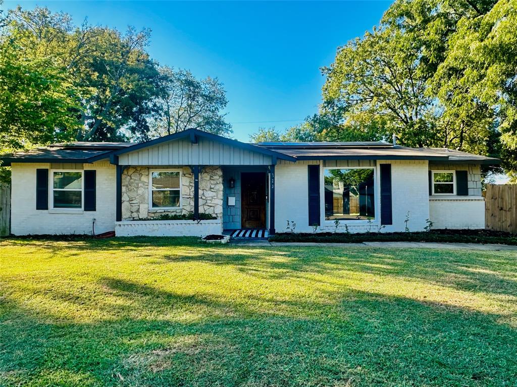 723 Westover Drive Property Photo 1